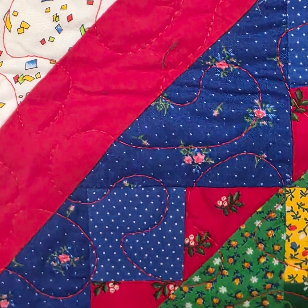 Vintage Style Patchwork Quilt Scalloped Edge Red Floral Confetti  Colorful 60x68 - Picture 6 of 9
